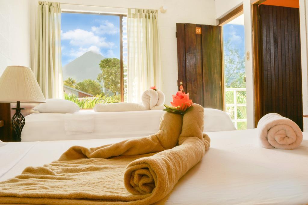 La Fortuna Backpackers Resort Eksteriør bilde
