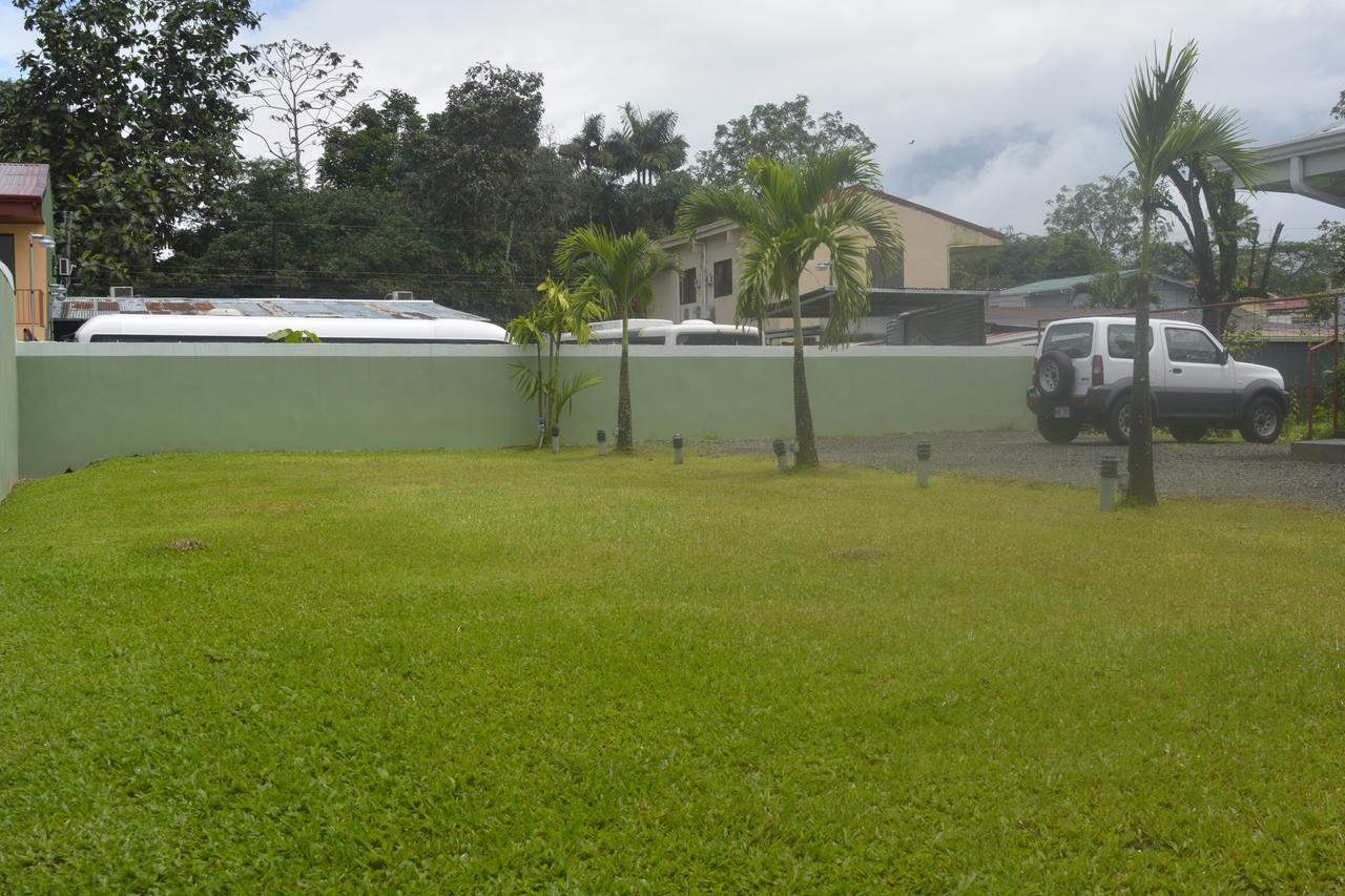 La Fortuna Backpackers Resort Eksteriør bilde