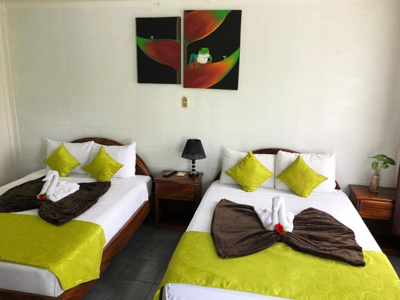 La Fortuna Backpackers Resort Eksteriør bilde