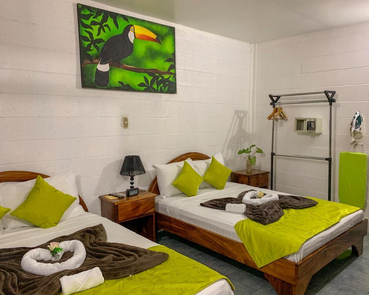 La Fortuna Backpackers Resort Eksteriør bilde